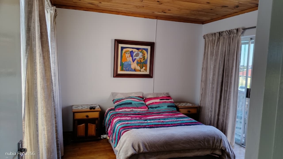 3 Bedroom Property for Sale in Wavecrest Eastern Cape